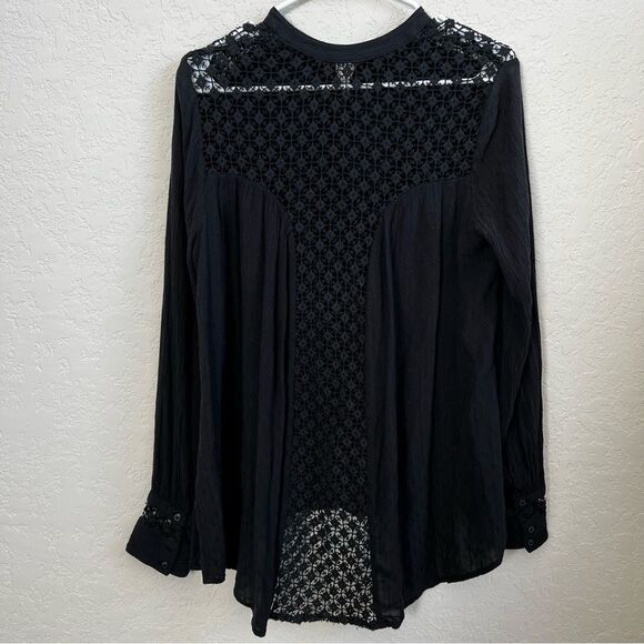 Free People Best Button Front Black Eyelet Blouse Women’s Size Small - Picture 5 of 10